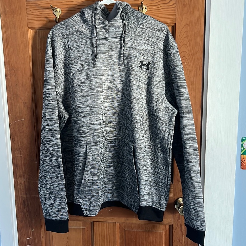 Men’s under armour hoodie